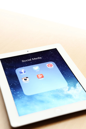 Social media applications icons on Ipad tabletのeditorial素材