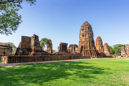 Old temple, Wat Mahathat, Ayutthaya, a tourist attraction built with large bricks , Thai historyの写真素材