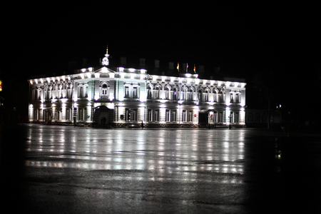 Building on the square of the city of Uglich late autumn evening, artificial lighting fixtures.のeditorial素材