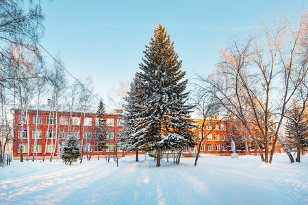 Berdsk, Novosibirsk oblast, Siberia, Russia - December 16, 2017: Municipal budget educational institution "secondary school â 11", built in 1965. Old brick building in winterのeditorial素材