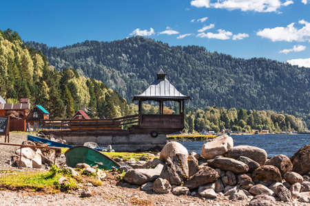 Artybash village, Turochaksky district, Altai Republic, Russia-August 20, 2020: private buildings on the shore of lake Teletskoyeのeditorial素材