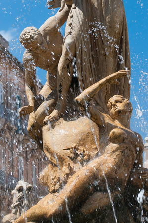 View of the fountain of Diana in Syracuseのeditorial素材