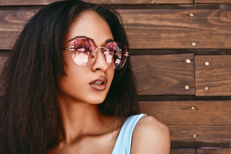 African-american woman looking aside. Close upの写真素材