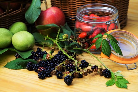 Blackberries on a wooden tableの写真素材