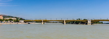 Margaret Bridge, a bridge in Budapest, Hungary, connecting Buda and Pest across the Danube. It is the second northernmost and second oldest public bridge in Budapest.の写真素材