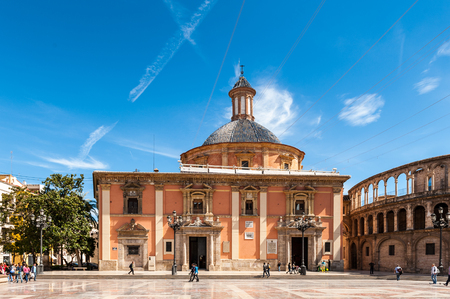 Basilica de la Virgen (view from the Plaza de la Virgen), Valencia, Spaimのeditorial素材