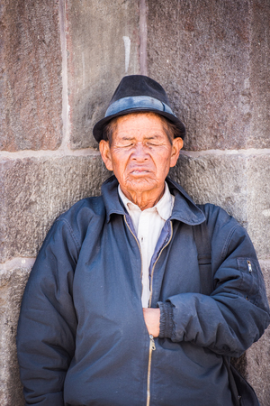 QUITO, ECUADOR - JAN 2, 2015: Unidentified Ecuadorian old man in the street. 71,9% of Ecuadorian people belong to the Mestizo ethnic groupのeditorial素材
