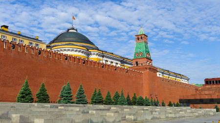 Eastern wall of Kremlin, is a historic fortified complex at the heart of Moscow, overlooking the Moskva River (to the South), Saint Basil's Cathedral and Red Square (to the East) and the Alexander Garden (to the West).のeditorial素材