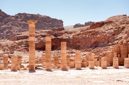 Roman columns of the Great temple complex in Petra (Rose City), Jordan. The city of Petra was lost for over 1000 years. Now one of the Seven Wonders of the Wordの写真素材