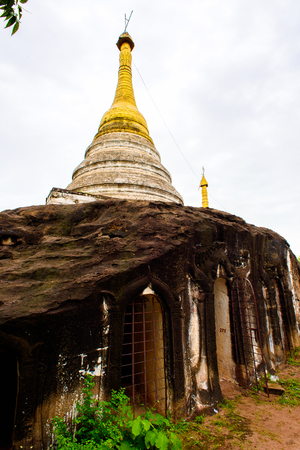 Phowintaung (Mountain of Isolated Solitary Meditation), a Buddhist cave complex, Yinmabin Township, Monywa District, Sagaing Region, Northern Burma (Myanmar)の写真素材
