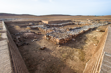 Excavations of the an old city in the desert of Syriaの写真素材