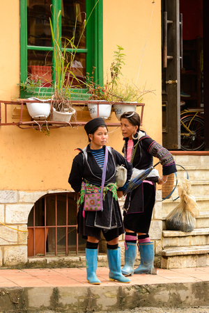 SAPA, VIETNAM - SEP 20, 2014: Unidentified Hmong woman in the Hmong traditional costume. Hmong people is a minority ethnic group living in Sapaのeditorial素材