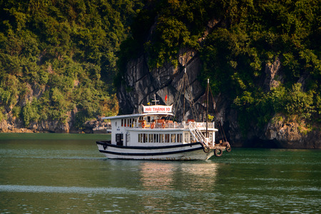 HA LONG BAY, VIETNAM - SEP 23, 2014: Touristic Boat in the Halong bay, Vietnam. UNESCO World Heritageのeditorial素材