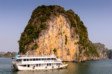 HA LONG BAY, VIETNAM - SEP 23, 2014: Touristic Boat in the Halong bay, Vietnam. UNESCO World Heritageのeditorial素材