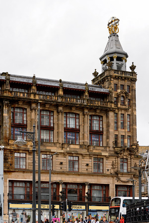 EDINBURG, SCOTLAND - JULY 17, 2016: Achitecture  and traffic of Edinburgh, Scotland. Old Town and New Town are a UNESCO World Heritage Siteのeditorial素材