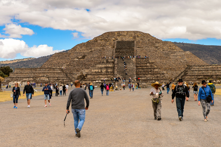TEOTIUCAN, MEXICO - OCT 27, 2016: Teotihuacan, site of many Mesoamerican pyramids built in the pre-Columbian Americas. UNESCO World Heritageのeditorial素材