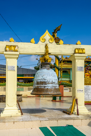 YANGON, MYANMAR - AUG 24, 2016: Bell in Botataung Pagoda (literally: 1000 military officers), a famous complex in  Yangon, Myanmar. It was completely destroyed during World War IIのeditorial素材