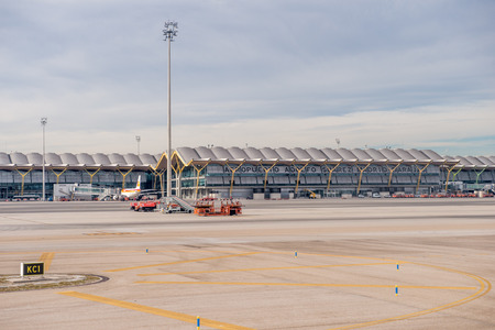 MADRID, SPAIN - JAN 26, 2015: Terminal T4 the Adolfo Suarez Madrid Barajas Airport. Barajas  is the main international airport serving Madrid in Spain.のeditorial素材