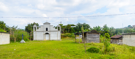 CHIAPAS, MEXICO - NOV 2, 2016: Small house in One of the maya villages in Chiapas state of Mexico. Here live the real people of the maya originのeditorial素材