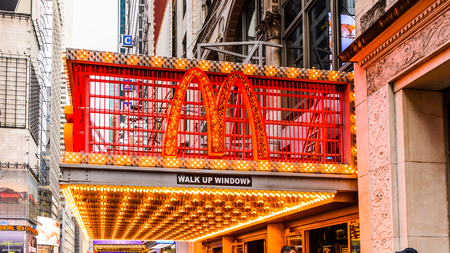 NEW YORK, USA - SEP 22, 2015: McDonalds restaurant at the 42nd street (Manhattan), major crosstown street in the New York City borough of Manhattan, known for its theatersのeditorial素材