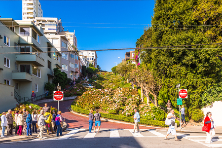 SAN FRANCISCO, USA - OCT 5, 2015: Famous wavy Lombard street on Russian hill in San Francisco. SF is the cultural, commercial, and financial center of Northern Californiaのeditorial素材