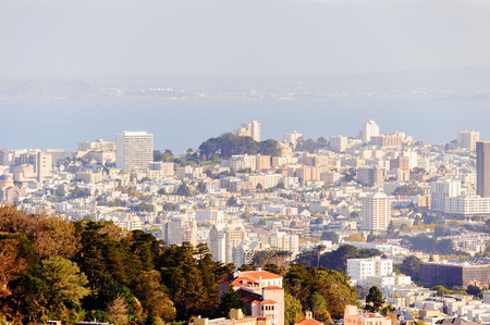 SAN FRANCISCO, USA - OCT 5, 2015: San Francisco from the Twin Peaks observation point. San Francisco is the cultural, commercial, and financial center of Northern Californiaのeditorial素材