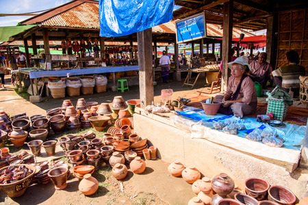 INLE LAKE, MYANMAR - AUG 30, 2016: Market place, the Inle Sap,a freshwater lake  in the Nyaungshwe Township of Taunggyi District of Shan State, Myanmarのeditorial素材