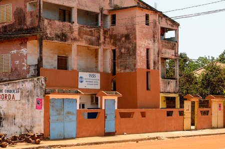 CANCHUNGO, GUINEA BISSAU - MAY 3, 2017: National security institute of Canchungo, one of the major cities of the countryのeditorial素材