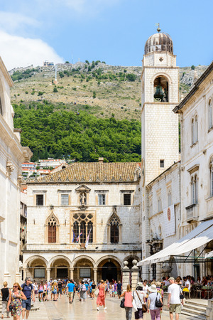 DUBROVNIK, CROATIA - AUG 21, 2014: Unidentified tourists in the Old town of Dubrovnik, Croatia. Dubrovnik is a UNESCO World Heritage siteのeditorial素材