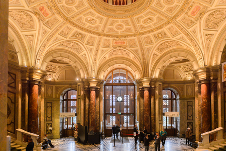 VIENNA, AUSTRIA - NOV 17, 2015: Main hall of the Kunsthistorisches Museum (Museum of Art History). It was open in 1891のeditorial素材