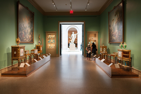 NEW YORK, USA - SEP 25, 2015: One of the multiple rooms of the Metropolitan Museum of Art (the Met), the largest art museum in the United States of Americaのeditorial素材