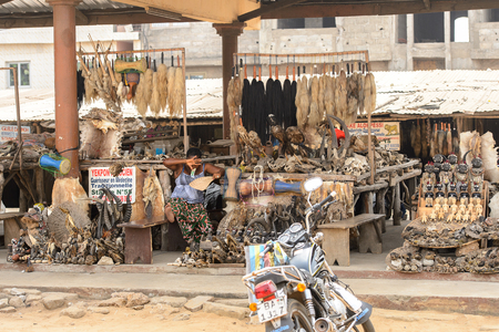 Togolese souvenir shop at the Lome fetish market.のeditorial素材