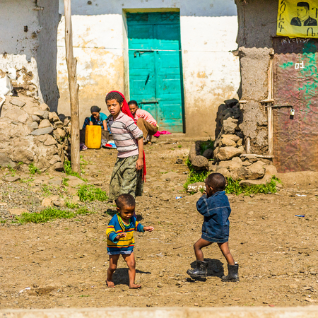 OMO, ETHIOPIA - SEPTEMBER 21, 2011: Unidentified Ethiopian children in the street. People in Ethiopia suffer of poverty due to the unstable situationのeditorial素材