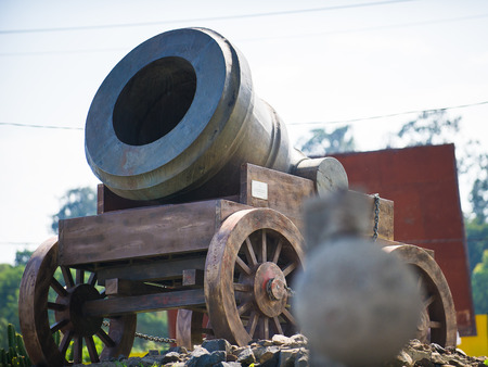 ADDIS ABABA, ETHIOPIA - SEP 29, 2011: Cannon roundabout, Churchill Avenue, Addis Ababaのeditorial素材