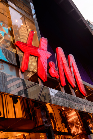 NEW YORK, USA - SEP 16, 2017: H and M company, Manhattan, New York City, United States of Americaのeditorial素材