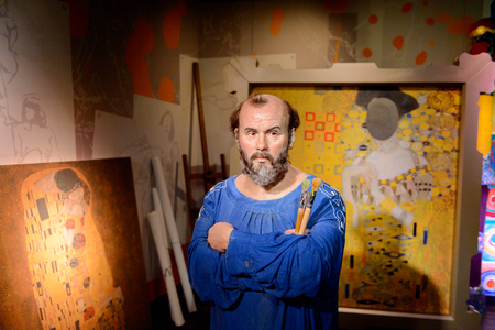 VIENNA, AUSTRIA - OCT 4, 2017: Gustav Klimt, an Austrian symbolist painter, Madame Tussauds wax museum in Vienna.のeditorial素材