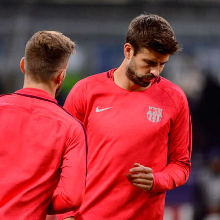 Milan - Nov 6, 2018:  Gerard Pique warming up. FC Internazionale - FC Barcelona. UEFA Champions League. Matchday 4. San Siro stadium.のeditorial素材