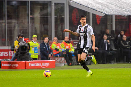 MILAN - NOV 11, 2018: Joao Cancelo 20 runs. AC Milan - Juventus. Italian Serie A TIM. Giuseppe Meazza Stadiumのeditorial素材