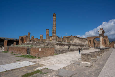 Pompei, Italy - June 14, 2020, Masked people walking on the ruins of Pompeii during isolation due to coronavirusのeditorial素材