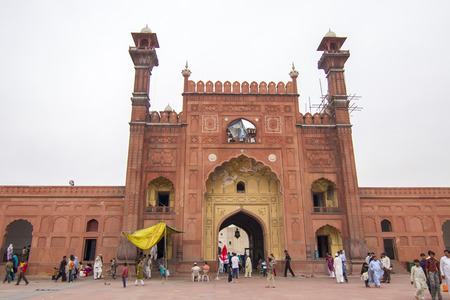 Lahore, Pakistan - April 27, 2013: Front entrance of historical Badshahi Mosque, the main attraction and pilgimage site in Pakistanのeditorial素材