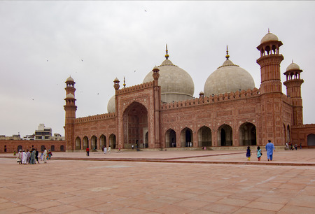 LAHORE, PAKISTAN - APRIL 27, 2013: Badshahi Mosque Famous Landmark and Tourists Destination located in Lahore, Pakistan. It is also one of the biggest mosques in the world.のeditorial素材