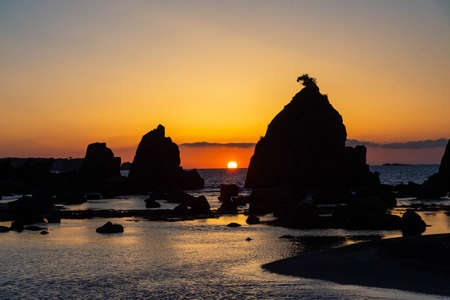 Lots of rocky reefs and sunrises.の写真素材