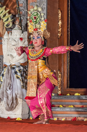 Bali, Indonesia, April 21,2010 :  Barong Dance show, the traditional balinese performance in Ubud, Bali, Indonesia. This famous play represents an fight between good and bad gods.のeditorial素材