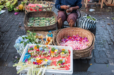 Bali, Indonesia, April 22,2010 : Commercial activities sell fruit ,flowers,sweet ,etc at Ubud market  in Ubud, Bali, Indonesia. Ubud Market is very famous among Balinese, located in center of Ubud Village and in front of Ubud Palace.のeditorial素材