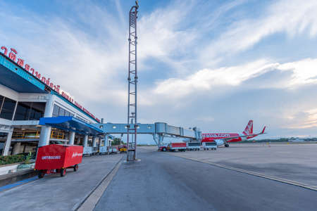 Surat Thani, Thailand - April 04, 2019 : Air Asia Airbus A320 at Surat Thani  International Airport, Thailand.のeditorial素材