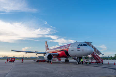 Surat Thani, Thailand - April 04, 2019 : Air Asia Airbus A320 at Surat Thani  International Airport, Thailand.のeditorial素材