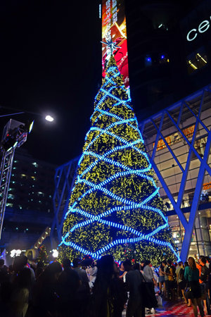 BANGKOK December 31 : Christmas and happy new year festival at central world shopping center, on december 31, 2014 in Bangkok, Thailandのeditorial素材