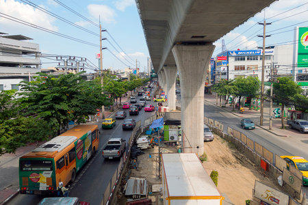 Bangkok, Thailand -November 11 2014 : Thailand Bangkok Street Scene with Heavy Traffic Congestion on Petchkasem road. August 5, 2014, in Bangkok Thaialndのeditorial素材