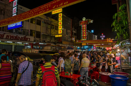 Bangkok, Thailand - 31 January 2015 : People come to shopping at bangkok chinatown on Yaowarat Road,There are many small streets and alleys full of shops and vendors selling all types of goods.のeditorial素材