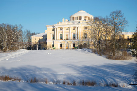 Pavlovsk Palace frosty february day. Pavlovsk, Russiaのeditorial素材